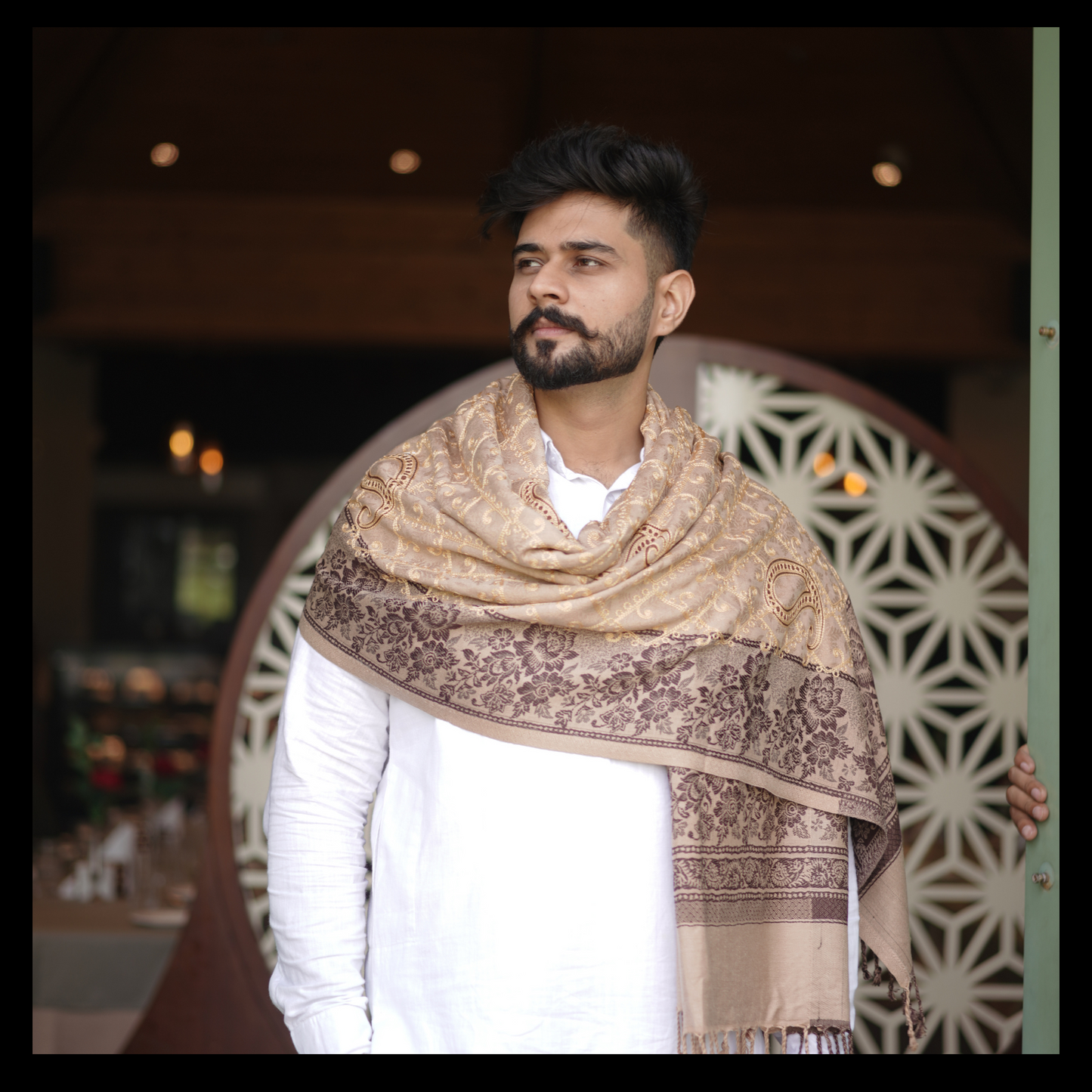 • Stylish Pashmina Shawl for Men - Cozy and Chic, close