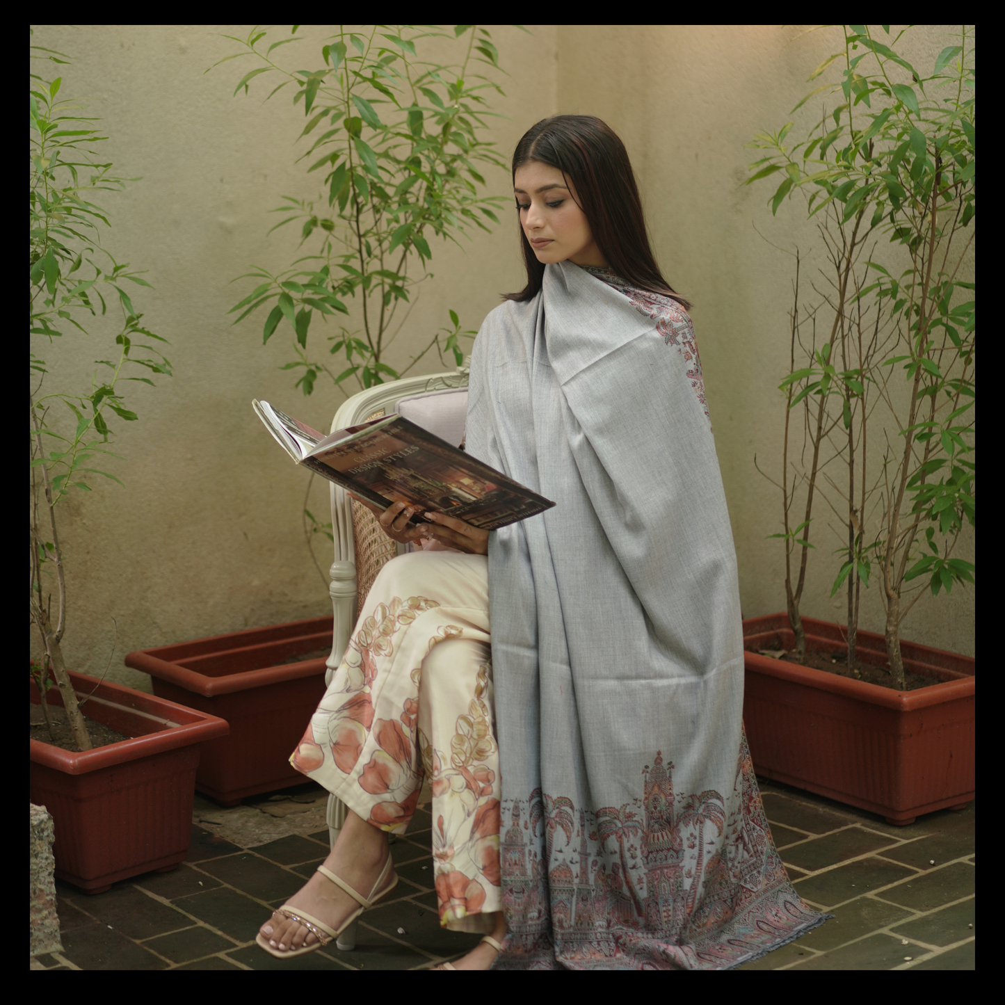 YASHOMA SHAWLS | Elegant Handwoven Pashmina Shawl for Women