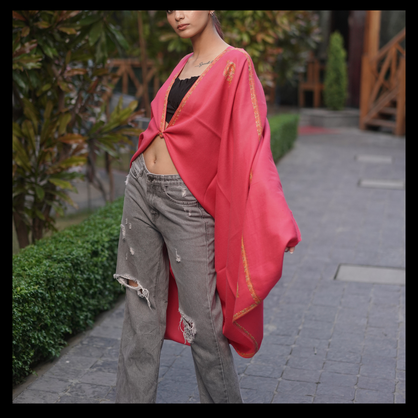 YASHOMA SHAWLS | Handwoven Women's Pashmina Shawl – Timeless Luxury