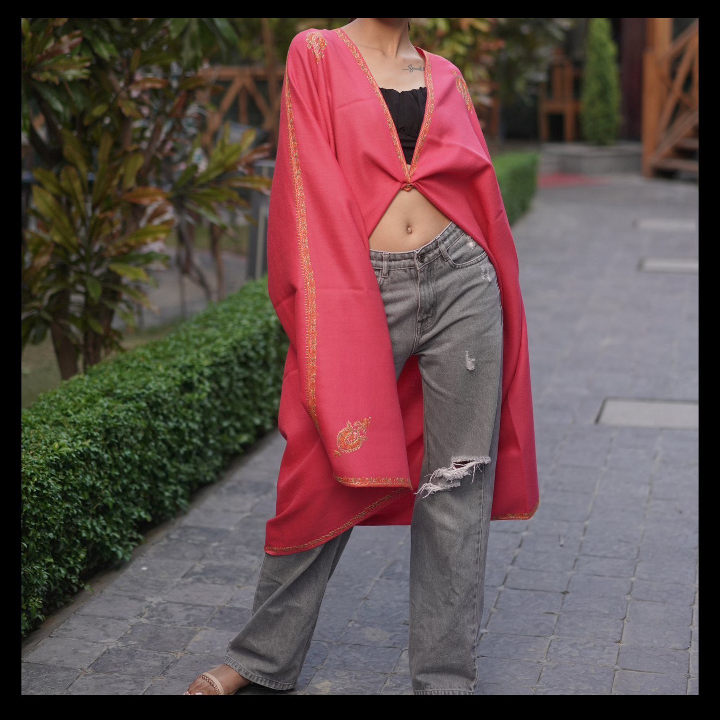 YASHOMA SHAWLS | Handwoven Women's Pashmina Shawl – Timeless Luxury