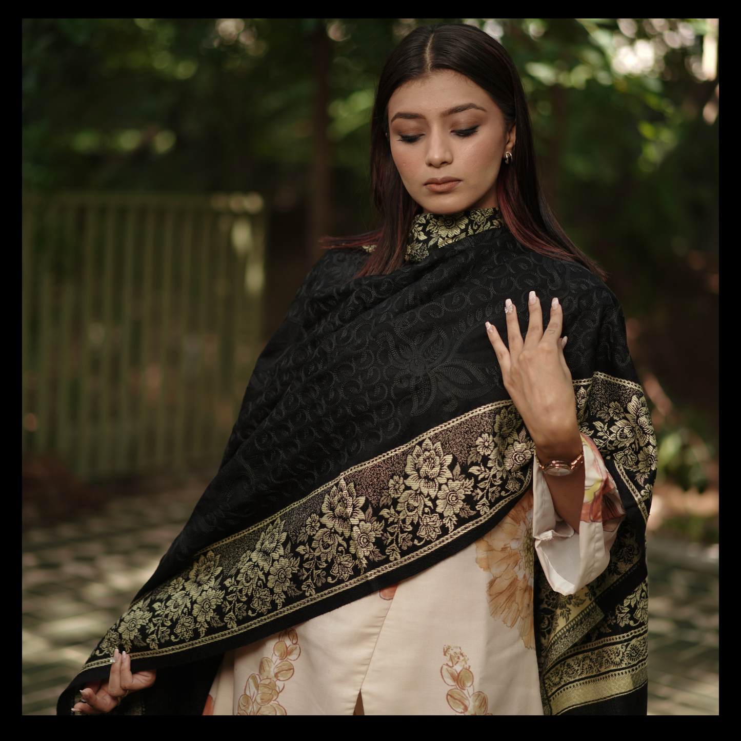 YASHOMA SHAWLS | Elegant Handwoven Pashmina Shawl for Women