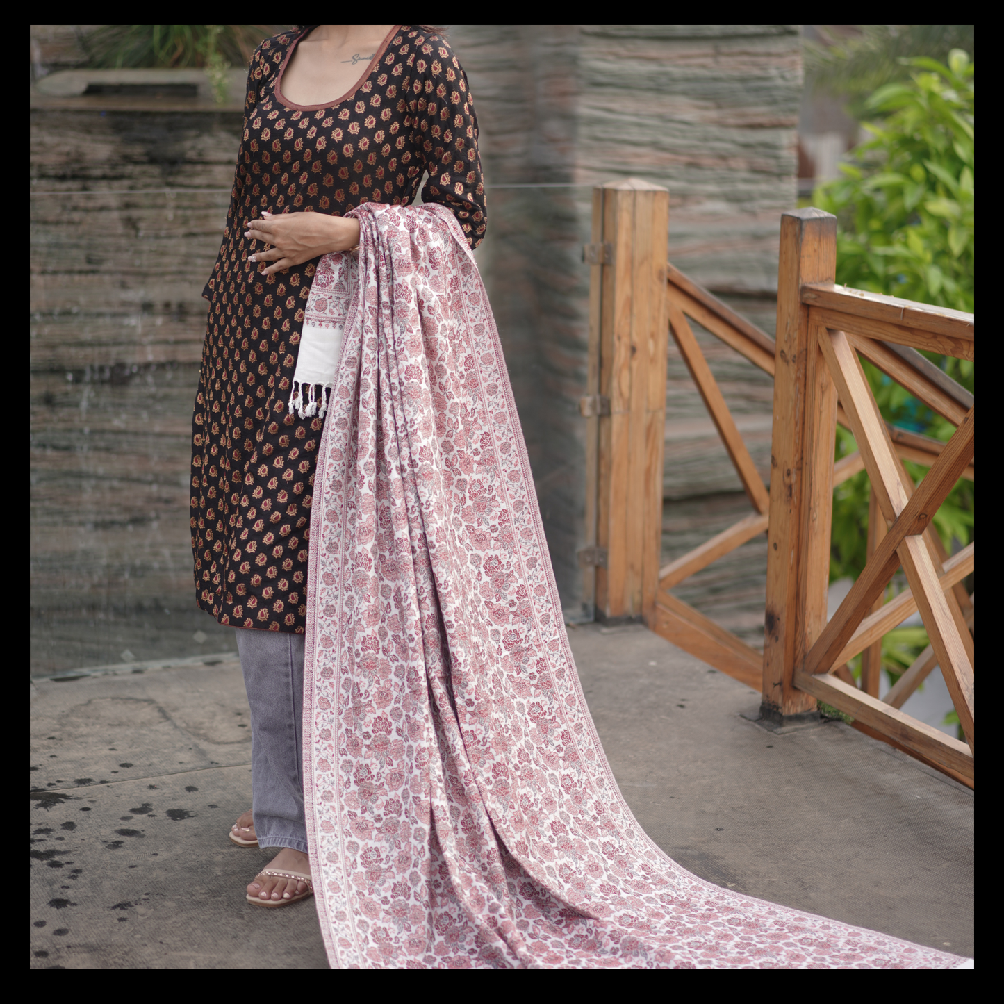 YASHOMA SHAWLS | Exquisite Women's Handwoven Pashmina Shawl